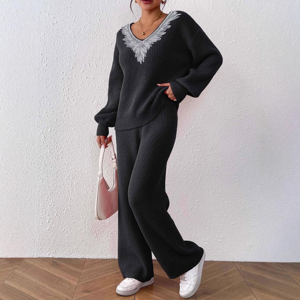 A Two-piece Woolen Suit for Women, Featuring A V-neck Loose Top, Solid-color Wide-leg Straight-leg Pants and A Sweater