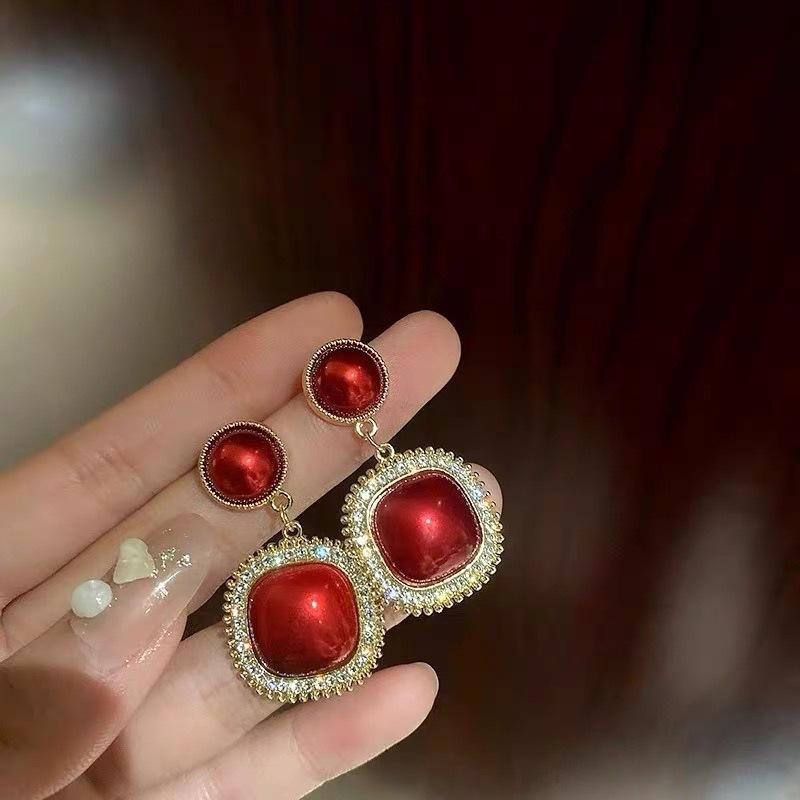 European and American Trend Personalized Square Pearl Earrings Light Luxury Niche Trendy High-end Temperament Earrings