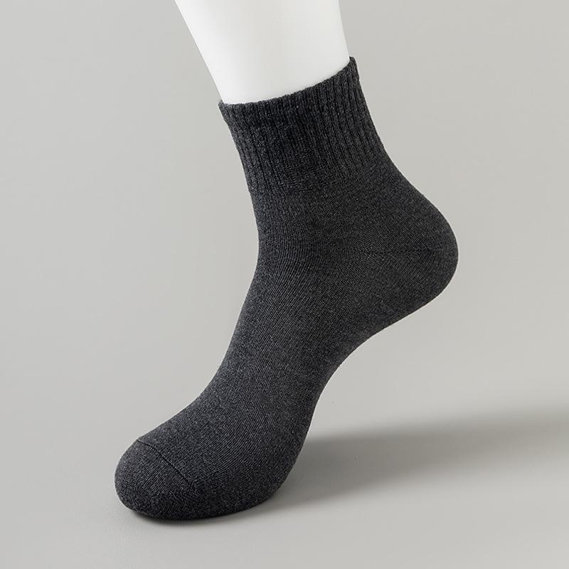 Men's Mid-Calf Solid Color Casual Cotton Socks - Black, White, Gray 