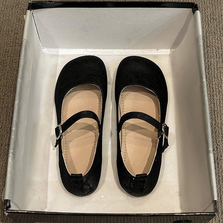 

French vintage one-foot flat Mary Jane shoes for women, 2025 spring-and-autumn new shallow granny bean shoes 35