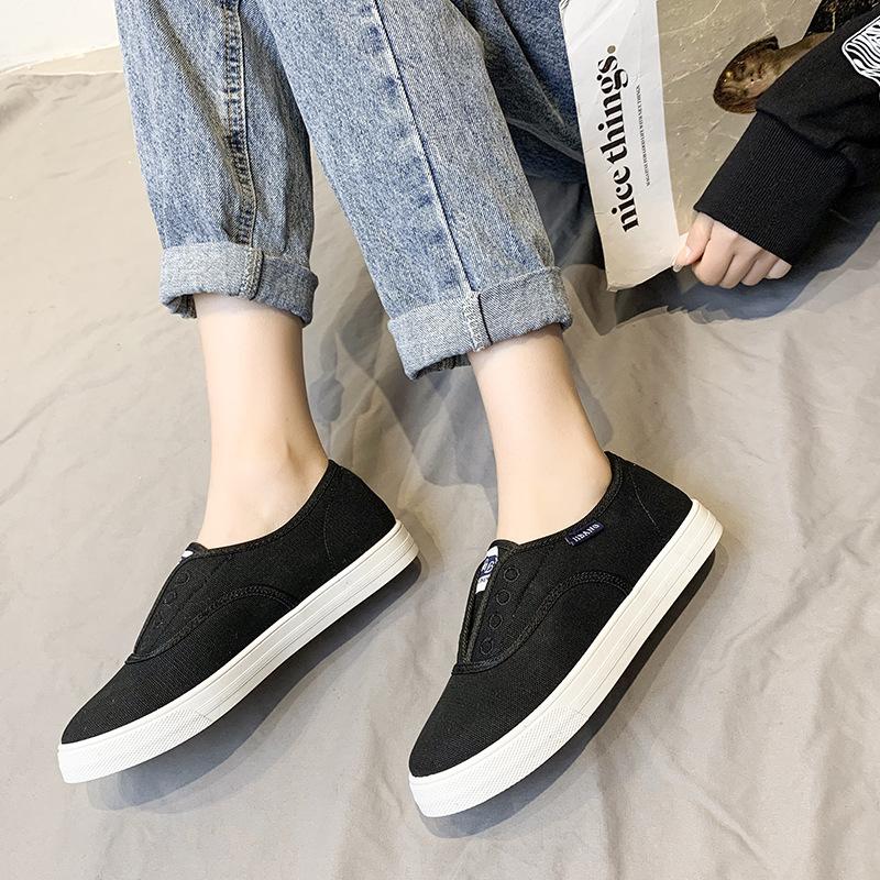 Weiße Schuhe für Damen, neue Frühlings- und Sommer-Lazy-Canvas-Schuhe, Slip-on-Schuhe für Damen, trendige Ins-All-Matching-Nische