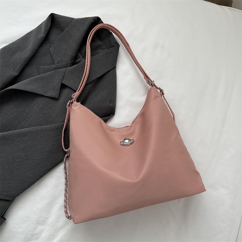 Casual and Fashionable Glossy Bread Bag for Women In Autumn New Chain Large Capacity Single Shoulder Crossbody Bag Handbag for Women