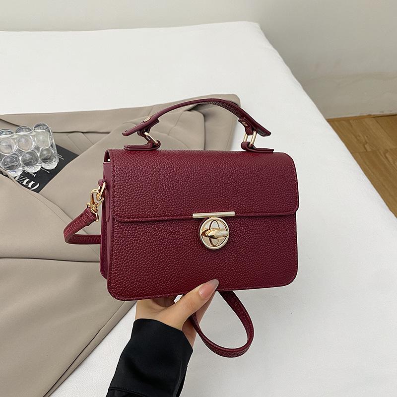 Portable small square bag autumn new fashion popular texture lock solid color casual shoulder messenger bag