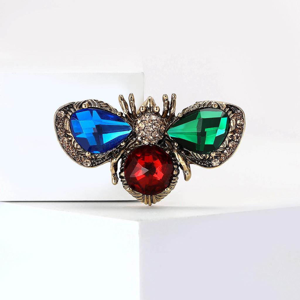 Stylish Rhinestone Bee Brooches for Women Unisex Crystal Glass Insect Pins Event Funny Luxury Gifts New Year Friends Decoration