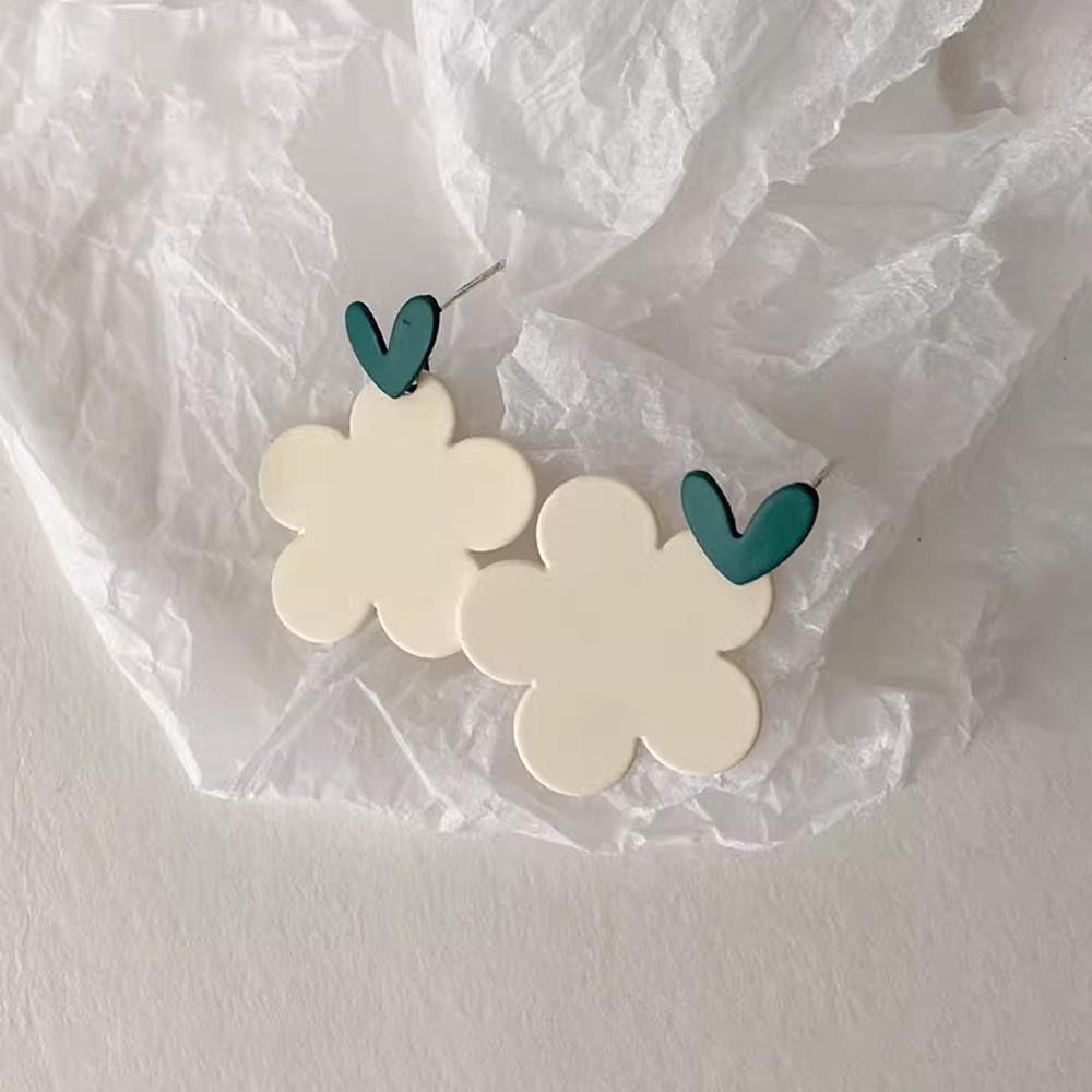 Elegant Zircon Flower and Pearl Stud Earrings - High-End Niche Design