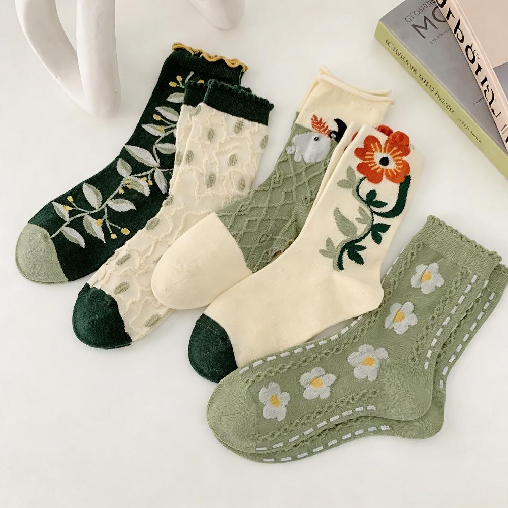 Two Pairs of Women Mid Tube Socks Kawaii Cartoon Green Flower Cotton Socks Harajuku Casual Breathable Retro Mori Style Socks