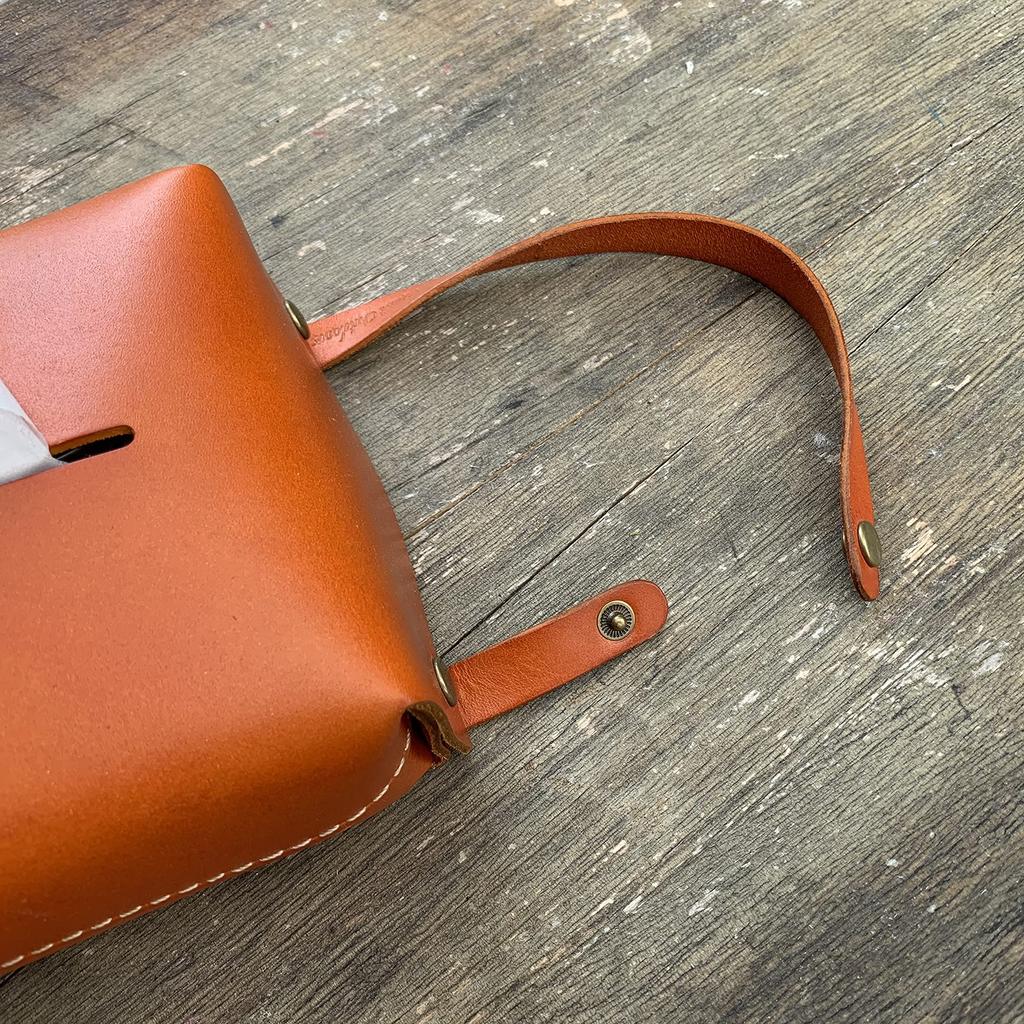 Roost Outdoors with Genuine Genuine Leather Tissue Stylish and Hanging or Car Tissue Tissue Car Leather Tissue Tissue Headrest Mount [Made Leather]