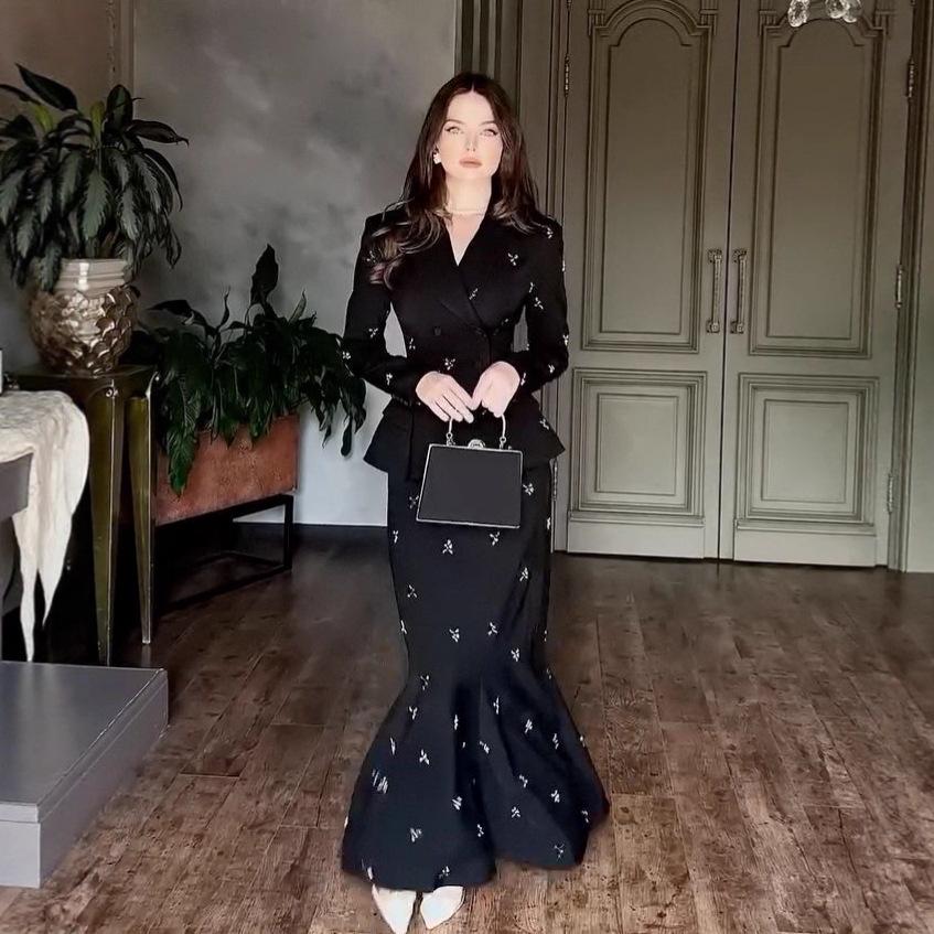Vestido Largo Elegante para Mujer Otoño 2025 Estilo Retro con Cuello en V y Cintura Ceñida Estilo Europeo y Americano