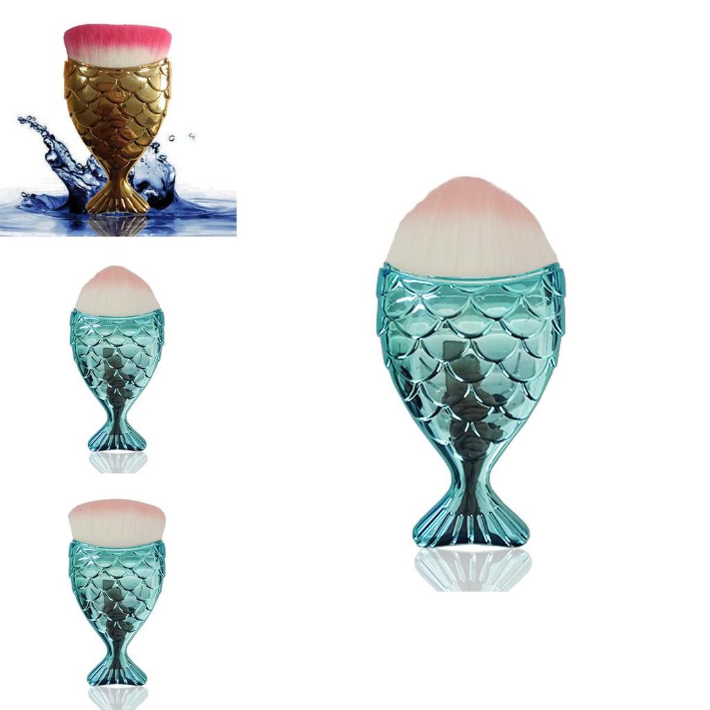 Mermaid Makeup Brush With Fish Scale Design For Face And Foundation Application