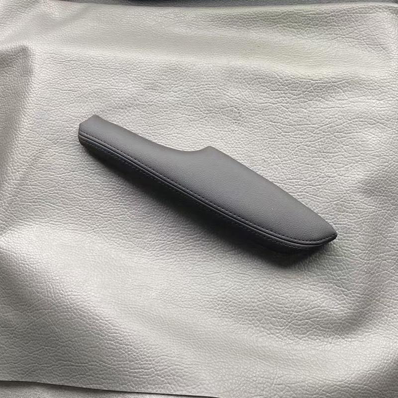 Eighth Gen Civic (06-11) Door Armrest Trim - Black Beige Leather