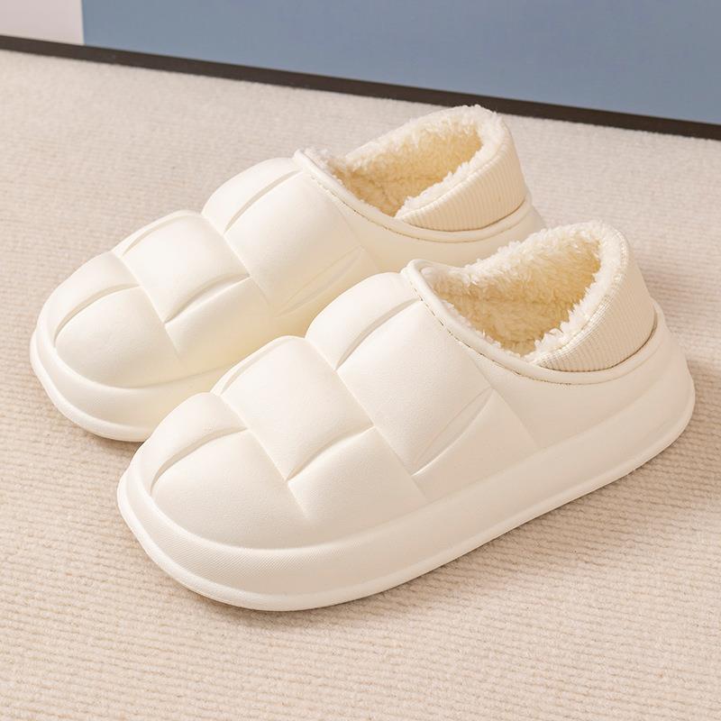 Waterproof cotton slippers for women to wear outside in winter, non-slip petals for indoor home use, warm home, and velvet slippers for men.