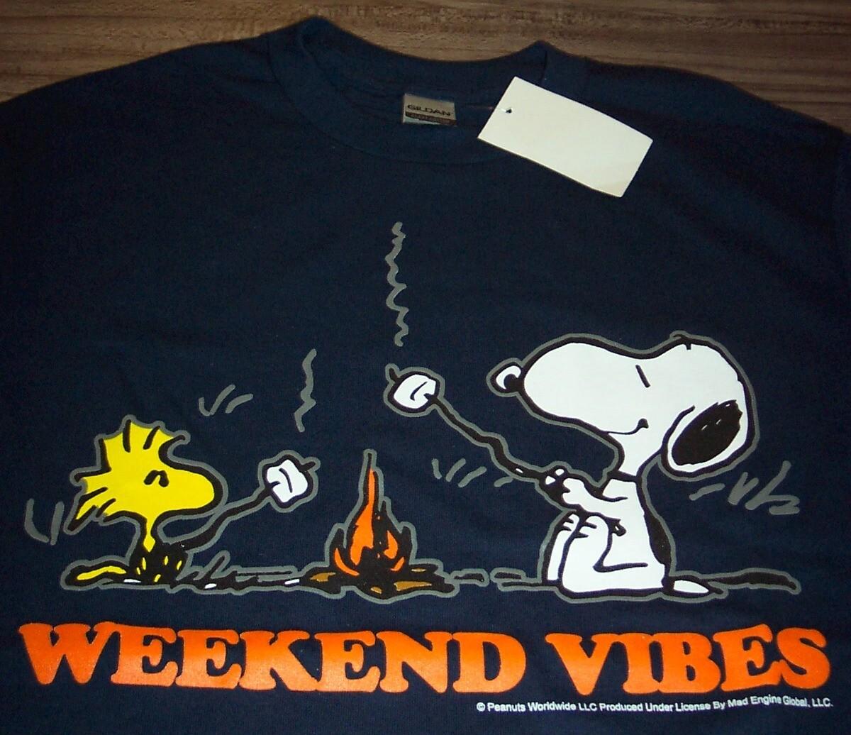 Peanuts SNOOPY WOODSTOCK Weekend Vibes Campfire Camping T-shirt SMALL NEW XL