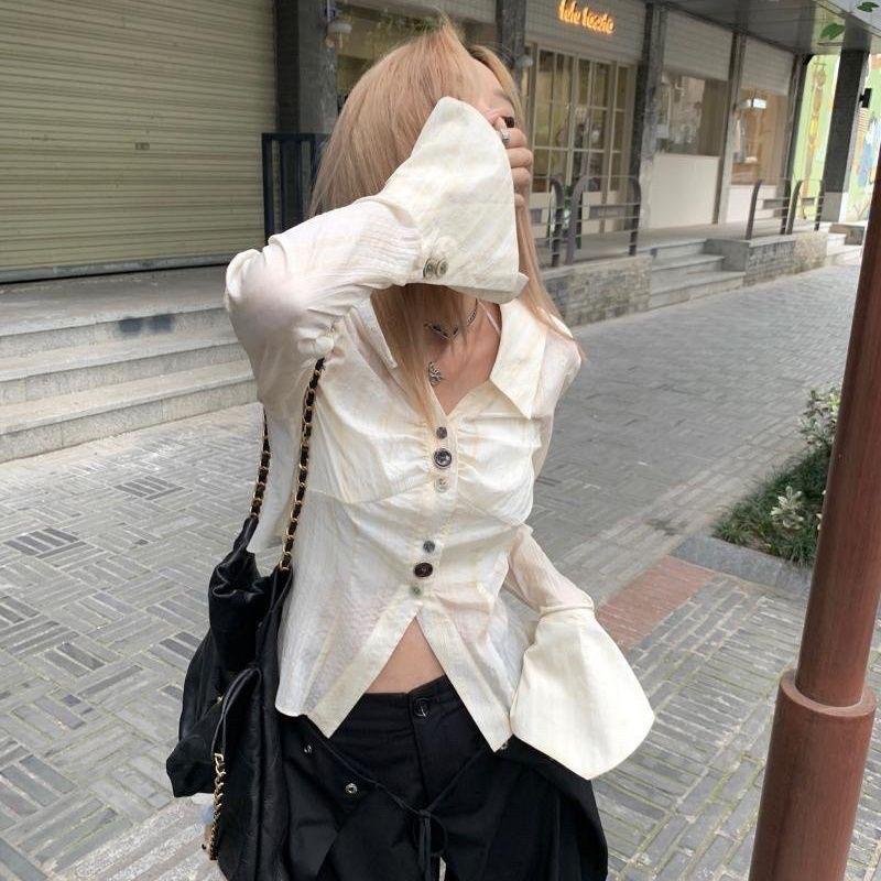 A chic and beautiful little shirt for women, spring/autumn French design, niche and gentle style, short long-sleeve tie-up shirt top