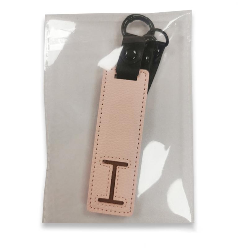 Fashion 26 Letters Key Chain Pu Leather Alphabet Letter Keyring Car Key Accessories Business Key Holder Women Bag Pendant Decor