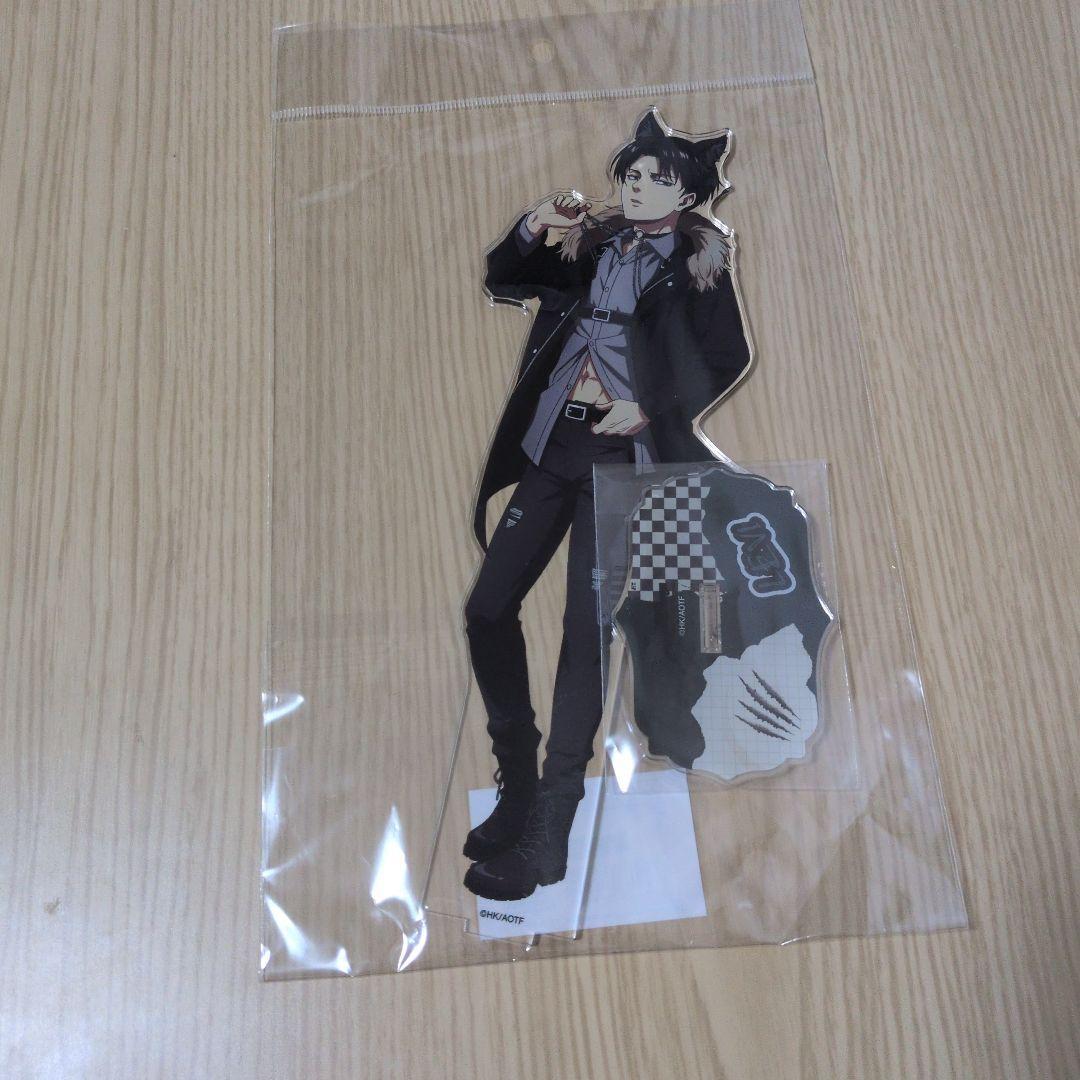 Used Attack on Titan Levi werewolf ver. Extra large acrylic stand