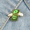 Spilla Unica Ali Volanti Denaro Spille Creative a Forma di Dozzina di Dollari Pin da Giacca Borsa Smalto su Metallo Distintivo per Amici Regalo Accessori Gioielli