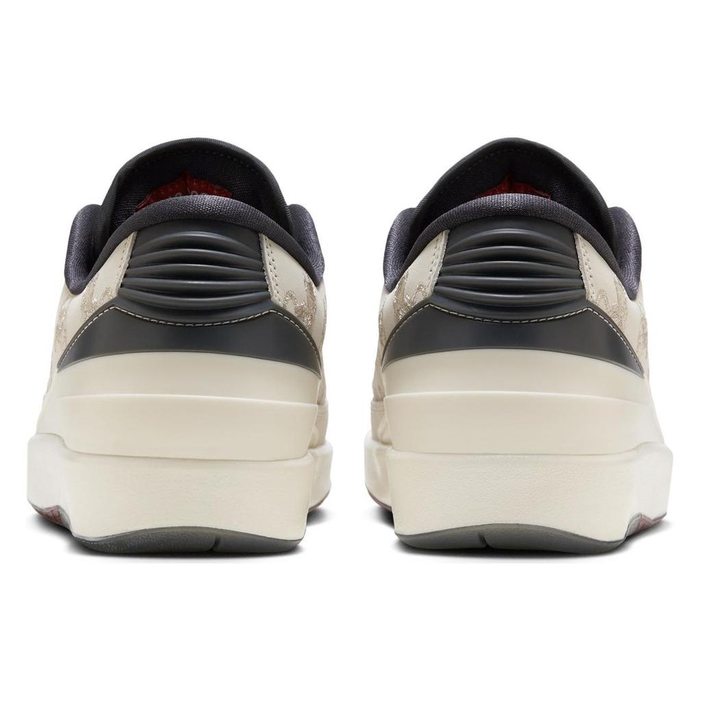 Dámské tenisky Air Jordan 2 Retro Low Rok Draka Krémová Plachetnicová Cedrová FJ5736-100