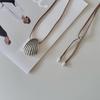 Silver textured shell pull-out necklace, niche temperament, high-end clavicle chain, light luxury, simple and versatile jewelry, women