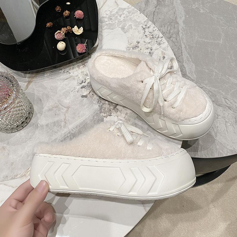 Thick-soled fluffy shoes keep warm and fleece cute fluffy slippers wear a pedal of Doudou shoes in winter, autumn and winter women's shoes cotton shoe