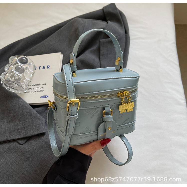 2025 new small bag women's fashion niche design portable small square bag retro texture shoulder messenger box bag