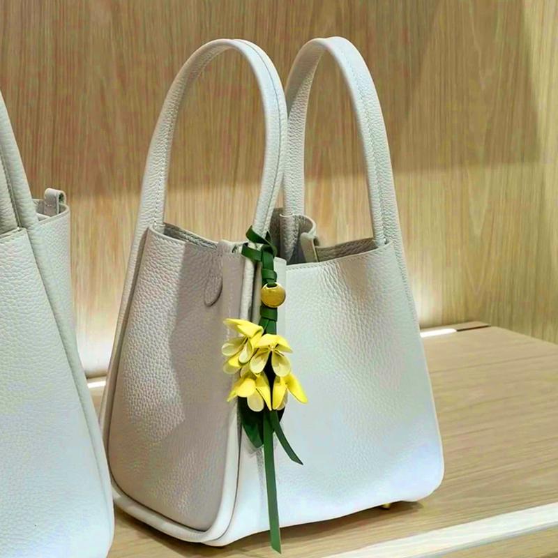 1PC Ornament High-End Osmanthus Shape Exquisite Keychains Fashion Floral Shape Clothing Accessories Multicolor