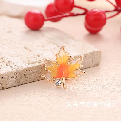 Creative Maple Leaf Brooch Niche Fashion Temperament Brooch Pin Suit Fixed Anti-light Brooch