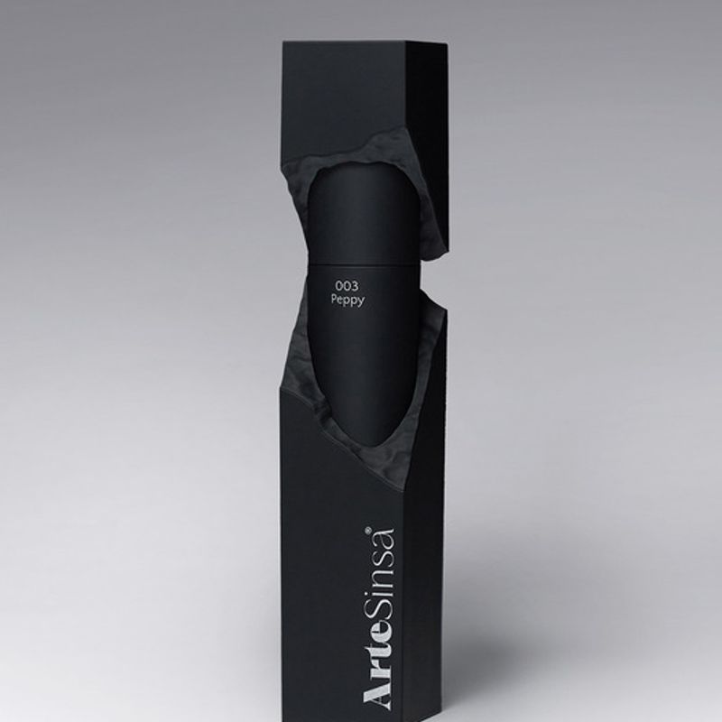 

Выберите один из пяти шелковистых тинтов с эффектом блюра 005 Appear