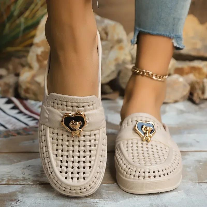 Fashion 2025 High Quality Baotou Women's Slippers Fashion Metal Decoration Casual Slippers Women New Non-Slip Flat Slippers Zapatos