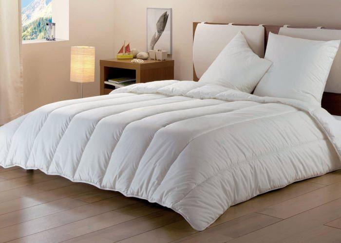 Couette - Blanc - 220 x 240 cm - Tempérée - 380g/m² - Polyester Siliconé