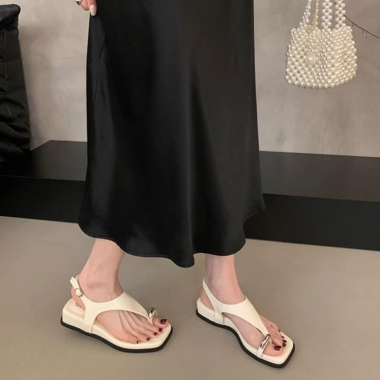French Retro One-word Buckle with Wedge Heel Cover Toe Sandals Women's 2025 Summer New with Skirt Toe Roman Sandals