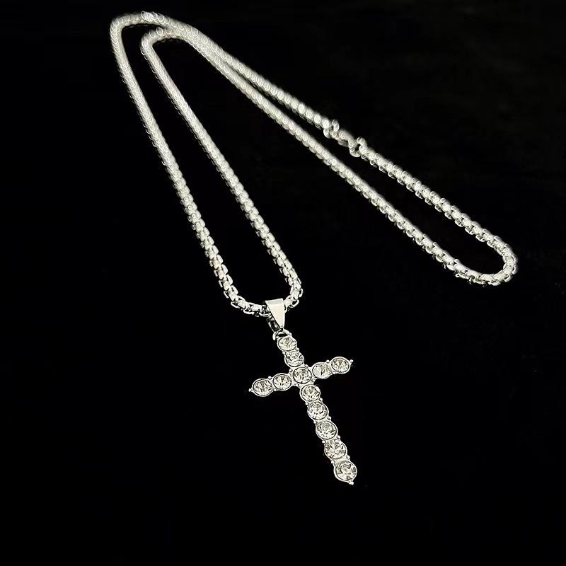 Unisex European & American Hip-Hop Diamond Cross Necklace: Trendy Streetwear Chain for All-Match Style