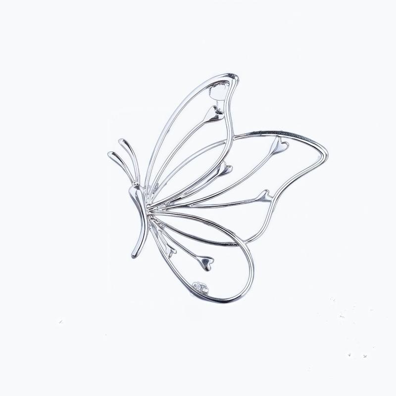 Cute Metal Butterfly Brooches For Women Elegant Hollow Out Smooth Butterfly Pin Fine Design Easy-Match Party Office Brooch Pins