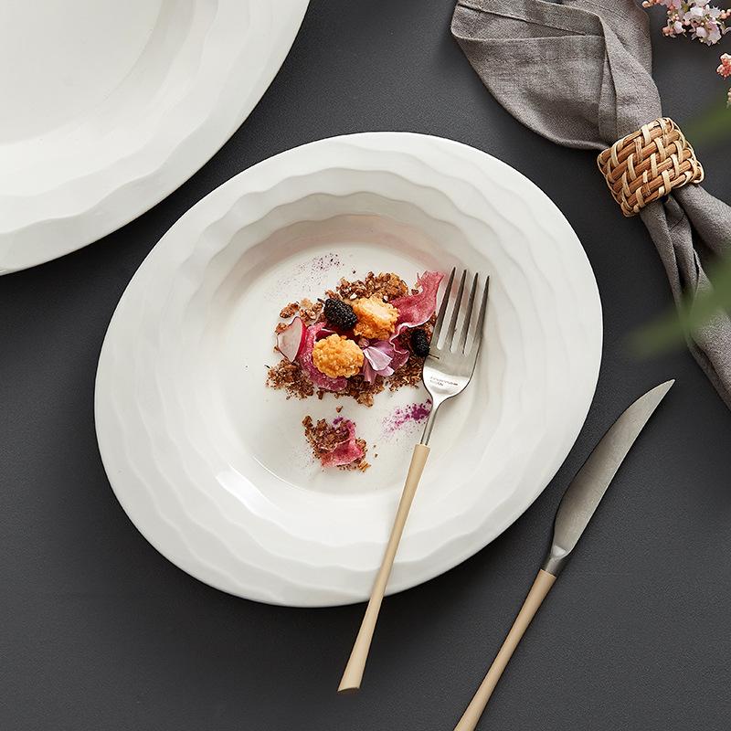 White Irregular Ceramic Plates High-end Hotel Dinner Plates Home Western Cuisine Pasta Dessert Plates Hotel Tableware Kitchen.