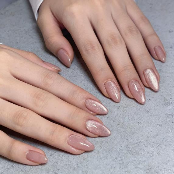 Unghie Mandorla Rosa Pastello Scintillanti, Unghie Press On Gel Naturale con Effetto Occhio di Gatto Glitterato