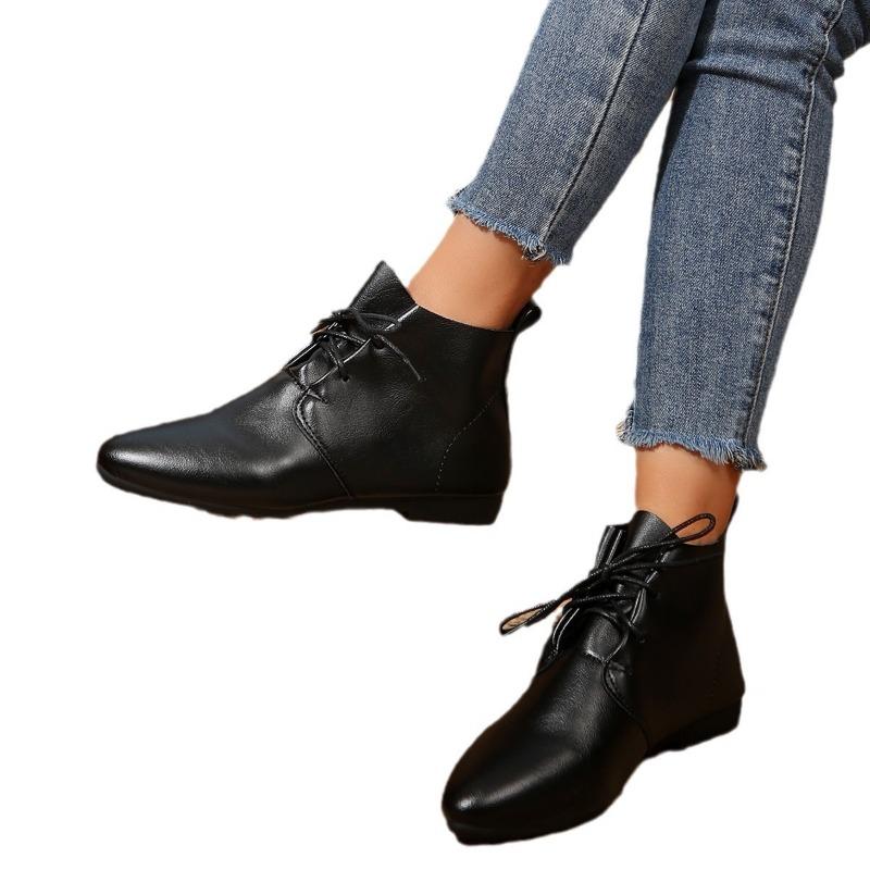 Retro pointed short boots women's autumn and winter new flat boots front lace-up short leather boots large size