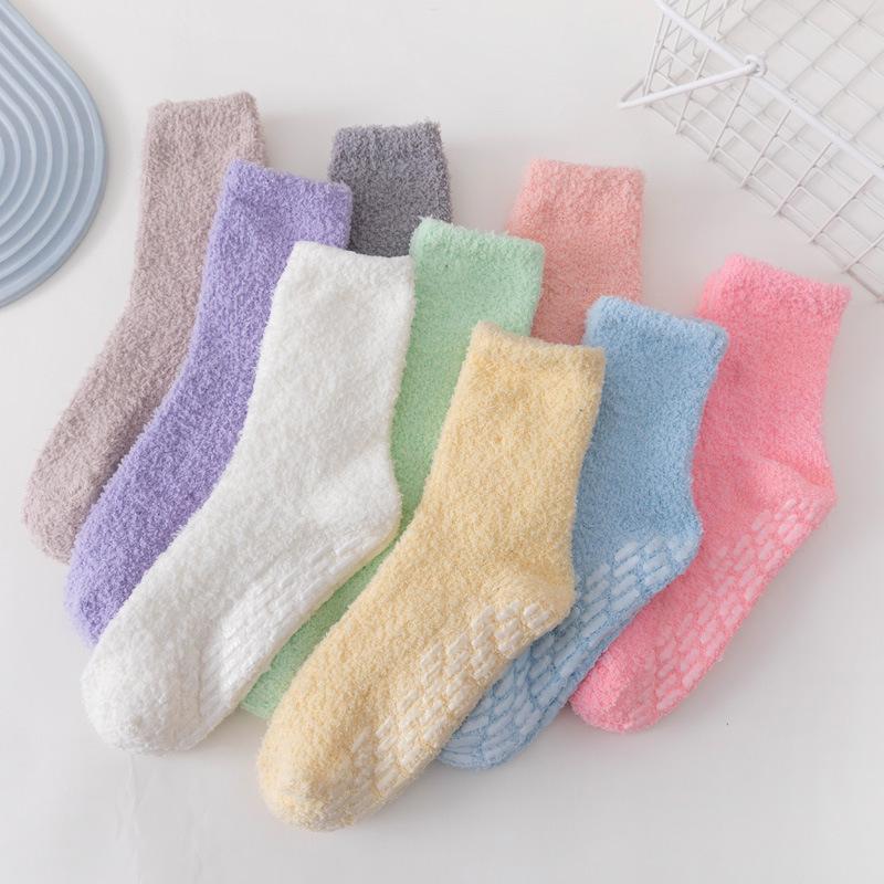 5/10 Paia Calzini Casual Autunnali Invernali Ispessiti Caldi in Pile Corallo per Donna Colore Unito Antiscivolo Senza Perdita di Pelo Calzini da Casa Casual a Mezza Gamba da Donna
