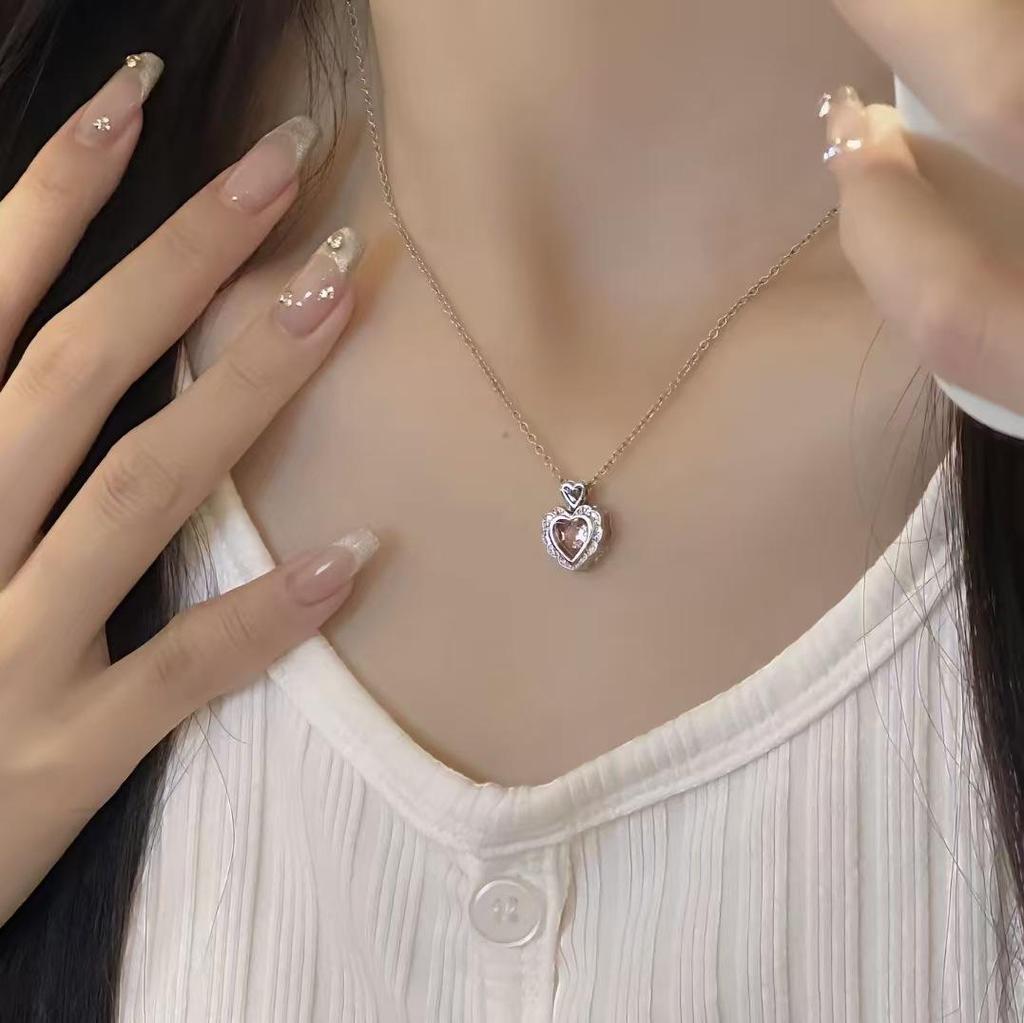 S925 Sterling Silver Heartbeat Love Heart Necklace, Women's Luxury Beating Heart Clavicle Chain - Perfect Christmas Gift.