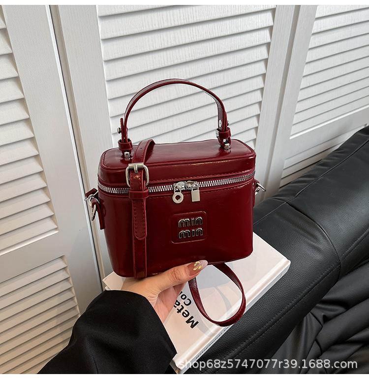 This year's popular bag bucket bag women's 2025 new trendy high-end handbag niche fashion one-shoulder crossbody bag