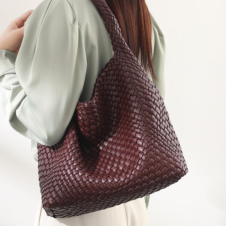 Borsa di design di nicchia tessuta a mano da donna borsa versatile borsa madre e figlio borsa a tracolla 2025 nuova borsa tote di grande capacità