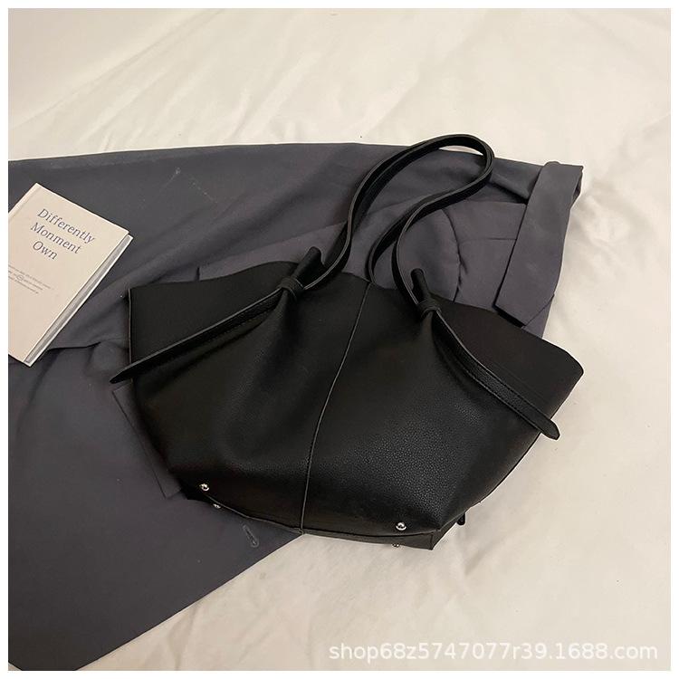 Korean Version of Temperament Commuting Large-capacity Tote Bag Women's 2025 Autumn Simple Casual Versatile Shoulder Portable Wing Bag
