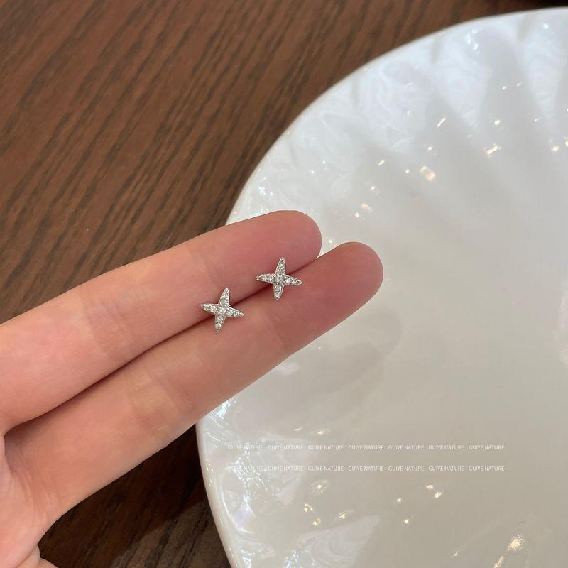 

S925 Niche Design Refined Zircon Silver Earrings Pair of silver Mangxing Earrings