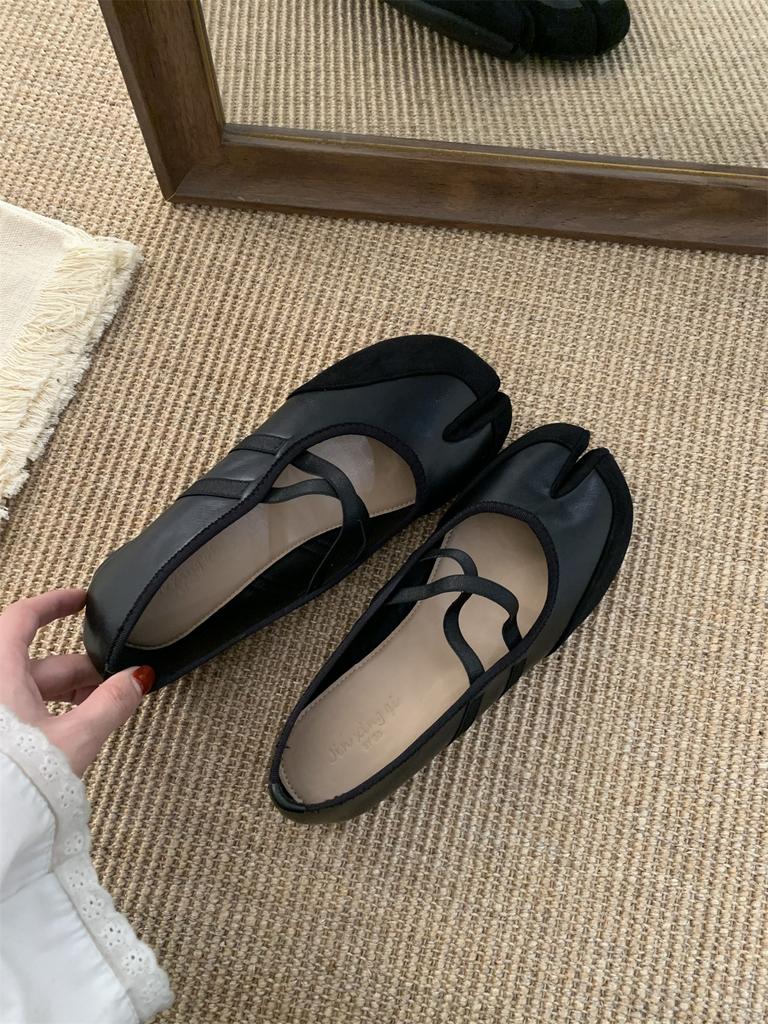 IPPEUM Tabi Sneakers Shoes Black Red Split-Toe Ballet Flats Women Pu Leather Mary Janes Shoes