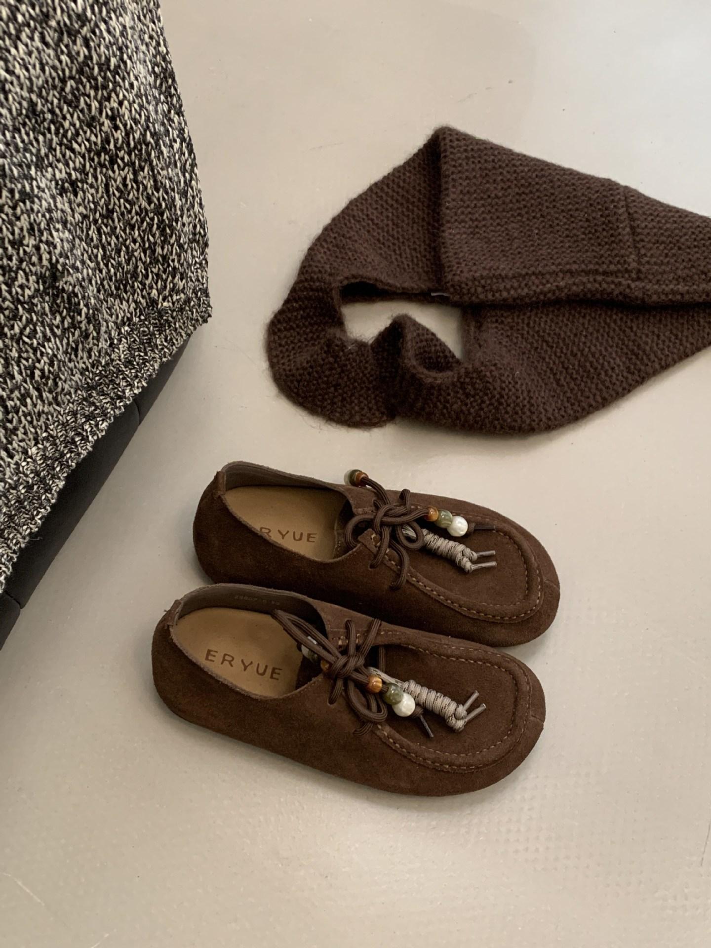 

Новые матовые кожаные туфли 2025 года, осень, корейский ретро, средневековый элемент, дизайн с бусинами 35