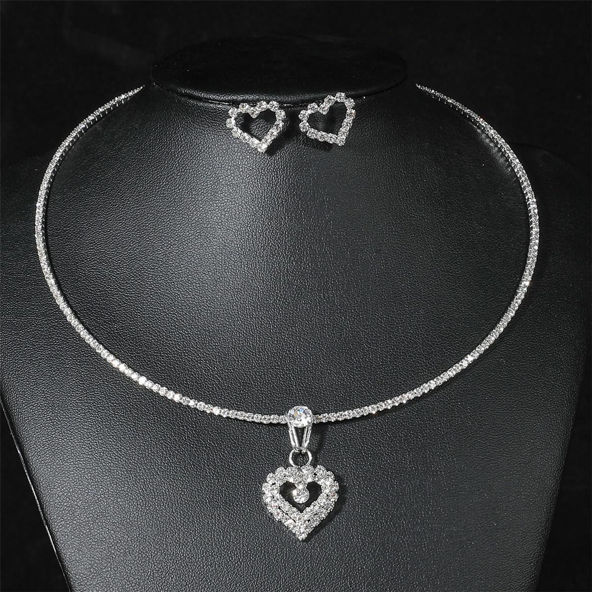 

Роскошное ожерелье и серьги из коллекции «Ветер Европы и США» из двух комплектов блестящих бриллиантовых ожерелий и сережек «Любовь» для свадебного платья, аксессуары