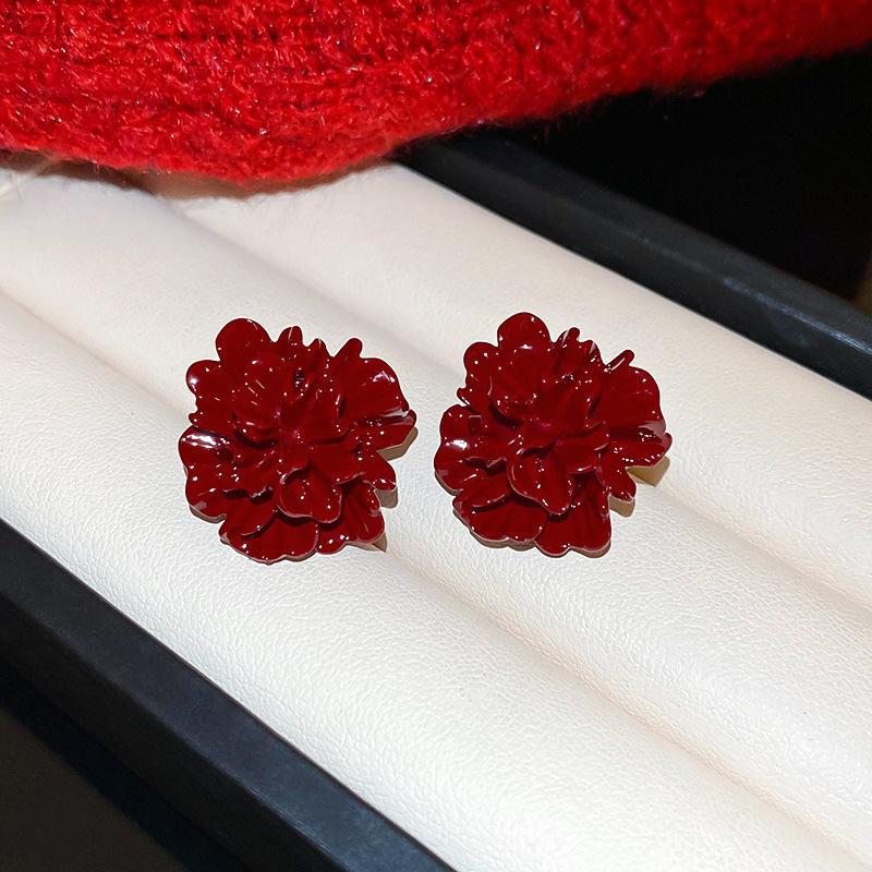 

Silver needle red pleated flower stud earrings new earrings Hong Kong style retro simple temperament earrings women
