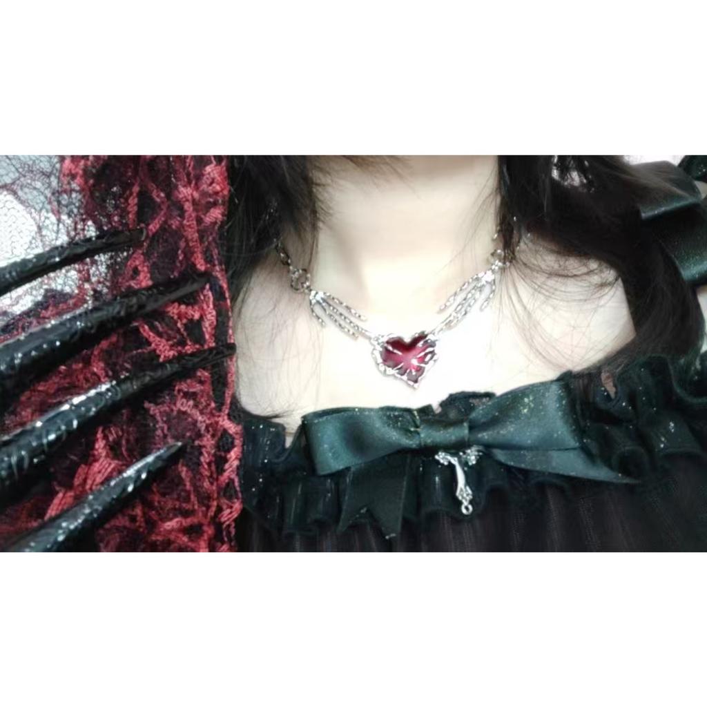 Sweet and Cool Ghost Claws Splicing Red Love Necklace Niche Design Exaggerated Punk Style Collarbone Chain Necklace