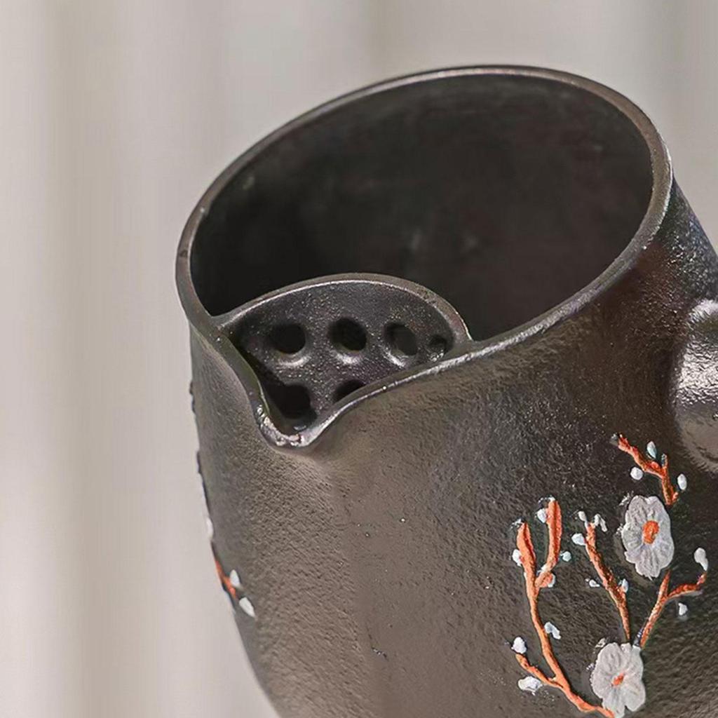 Cast Iron Kettle 600ml for Water Preparation in Outdoor Settings