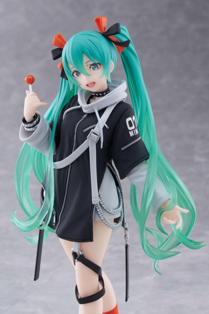 Taito Hatsune Miku Figure Fashion - (Punk Ver.)