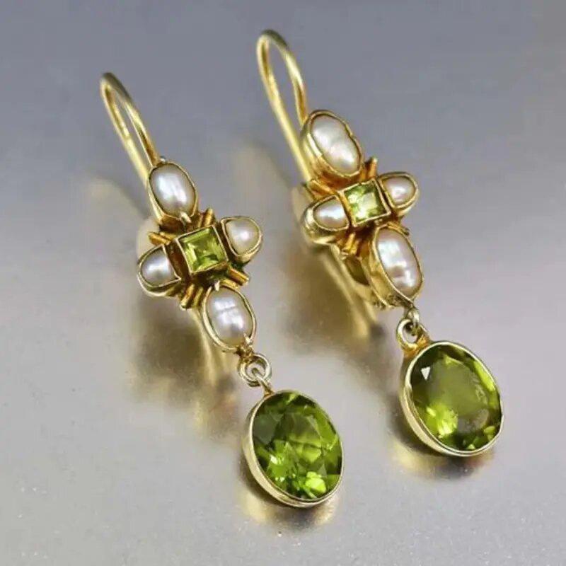 

1 Pair, Fashionable, Inlaid with Synthetic Zircon, Fashionable and Versatile Pendant Stud Earrings. золотой