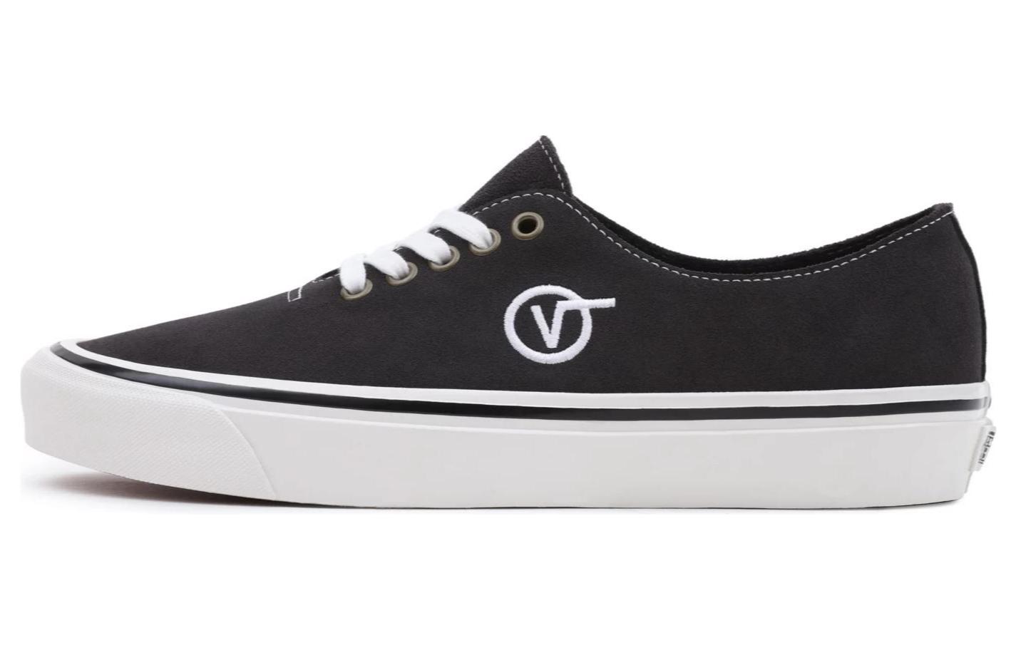One Piece x Vans Authentic Black White 36